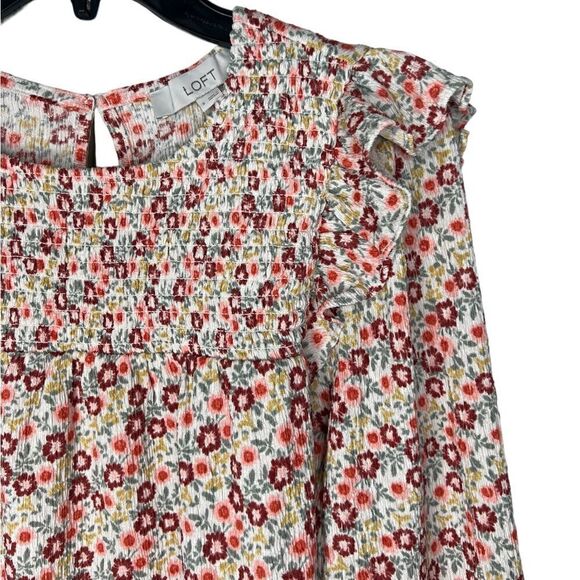 Loft Cream/Red/Green Long Sleeve Smocked Floral Ruffle Blouse Size Small - Picture 6 of 10